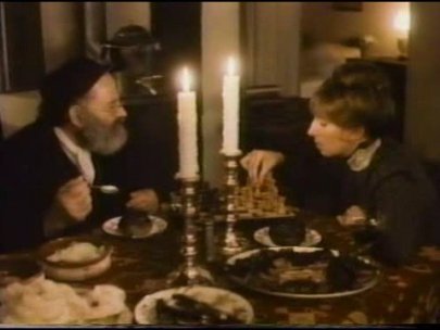 Scena z filmu "Yentl" (1983)